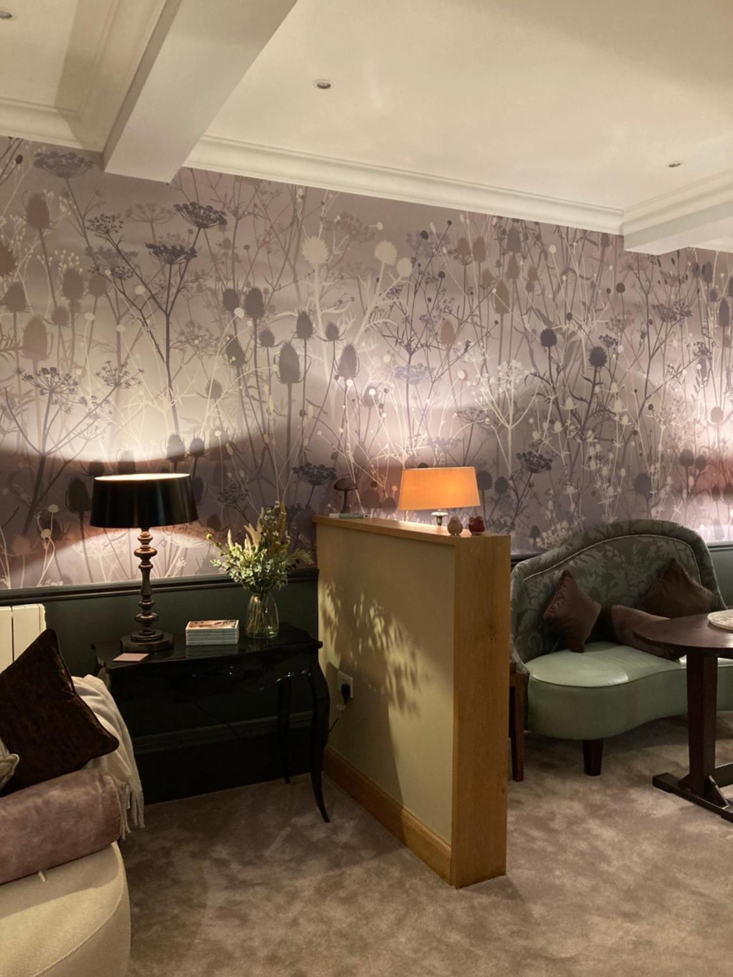 21212 Hotel